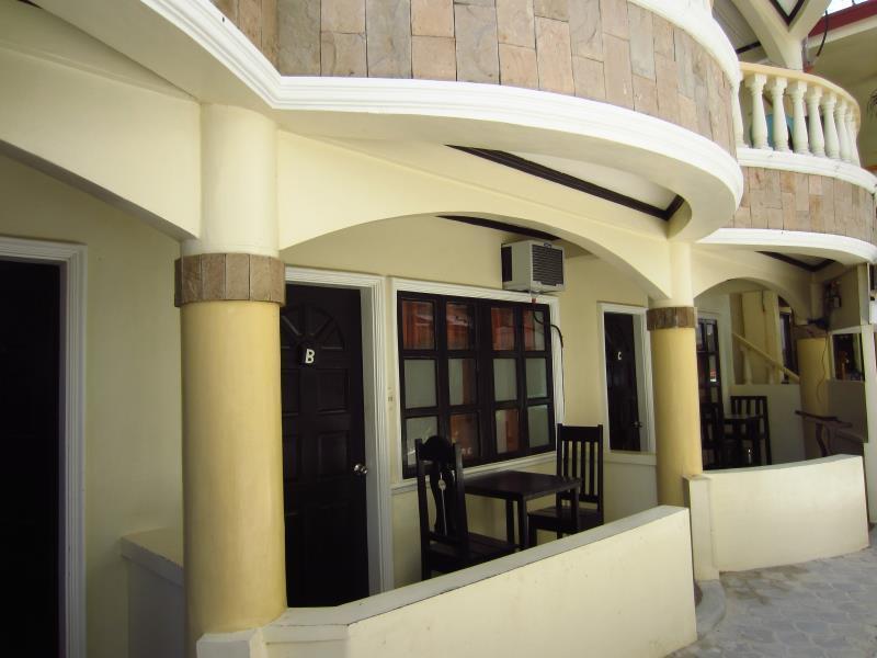 Eriko'S House Otel Balabag  Dış mekan fotoğraf